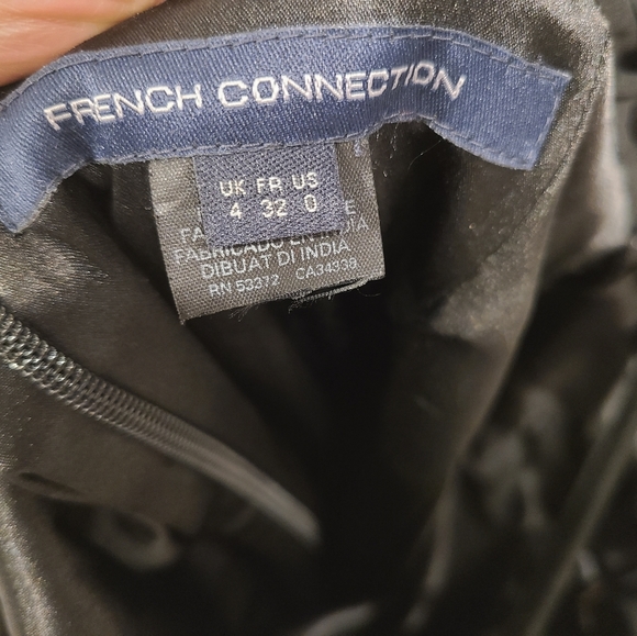 Black dress - Picture 2 of 4